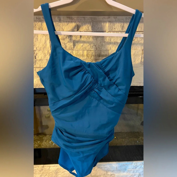 Lands End size 10 one piece bathing suit - Picture 1 of 7